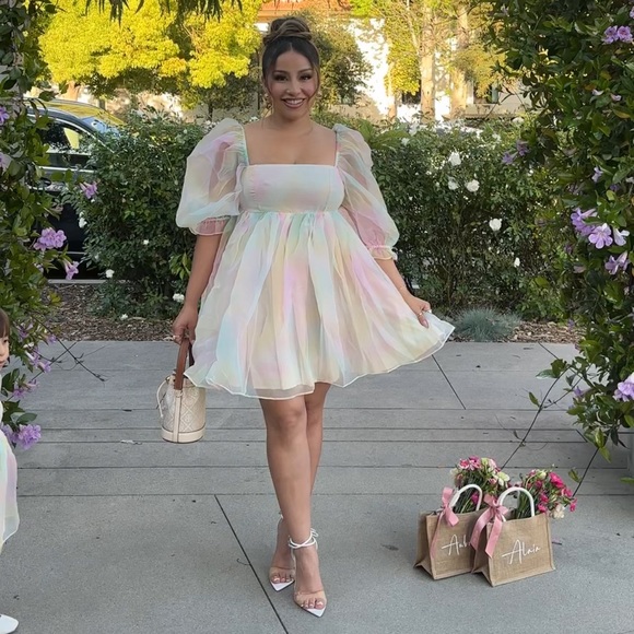 Dresses & Skirts - Pastel Puff Sleeve Dress